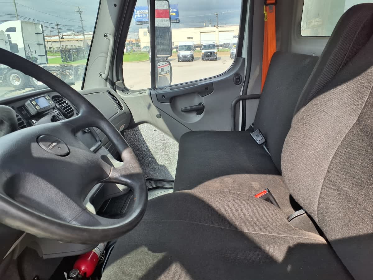 2022 Freightliner M2 106 in Cleveland, OH — photo 7