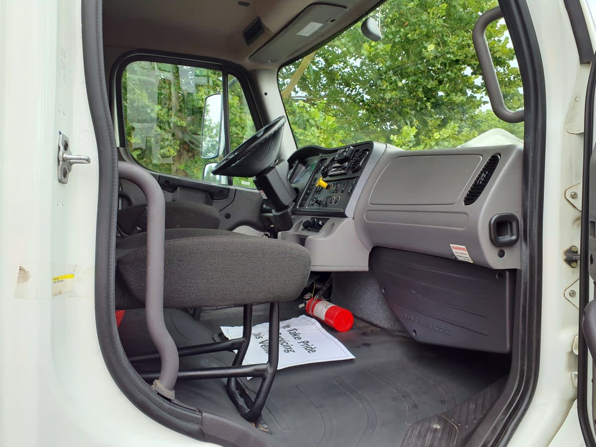 2022 Freightliner/Mercedes M2 106 512257