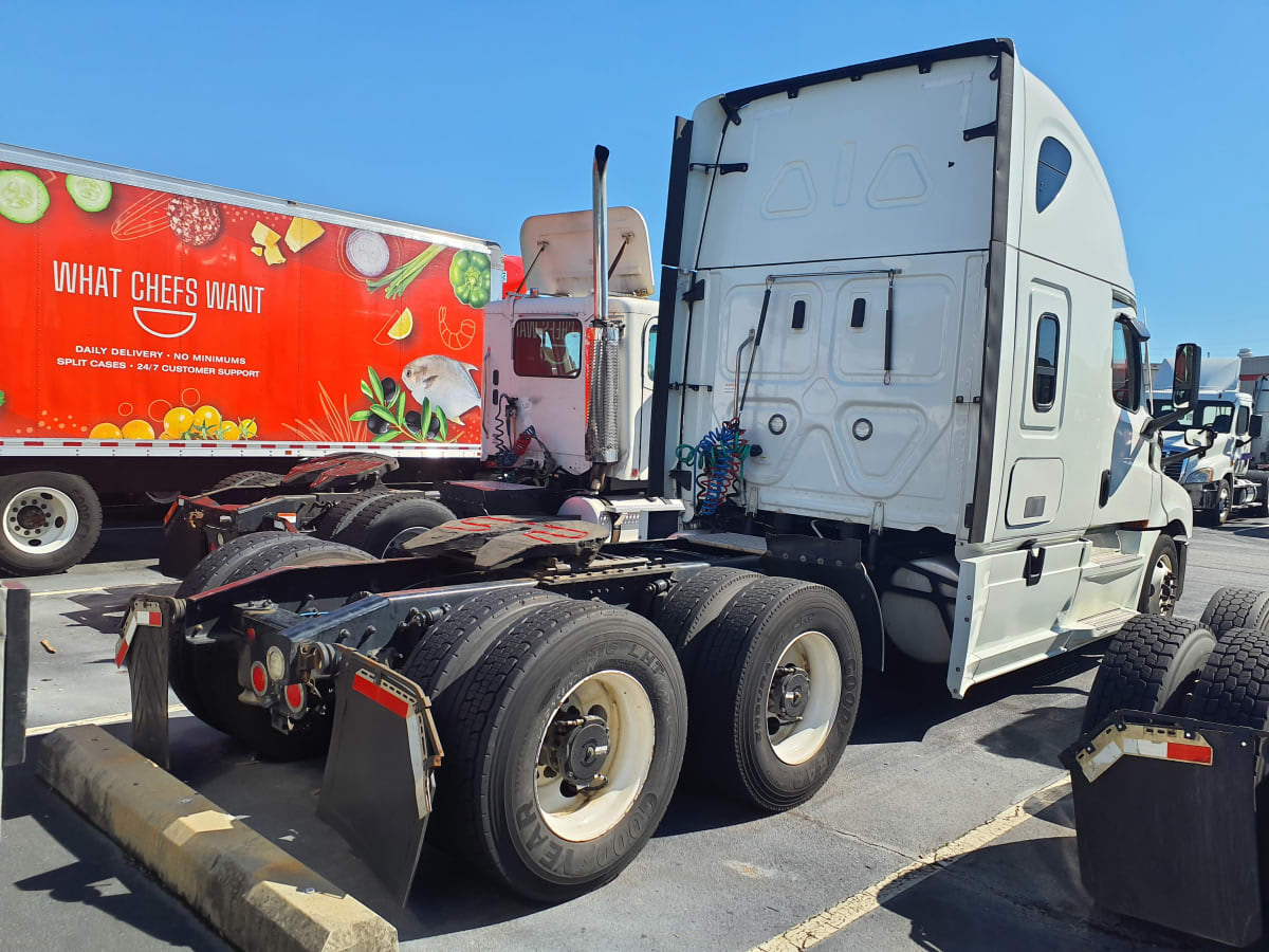 2021 Freightliner - image 4