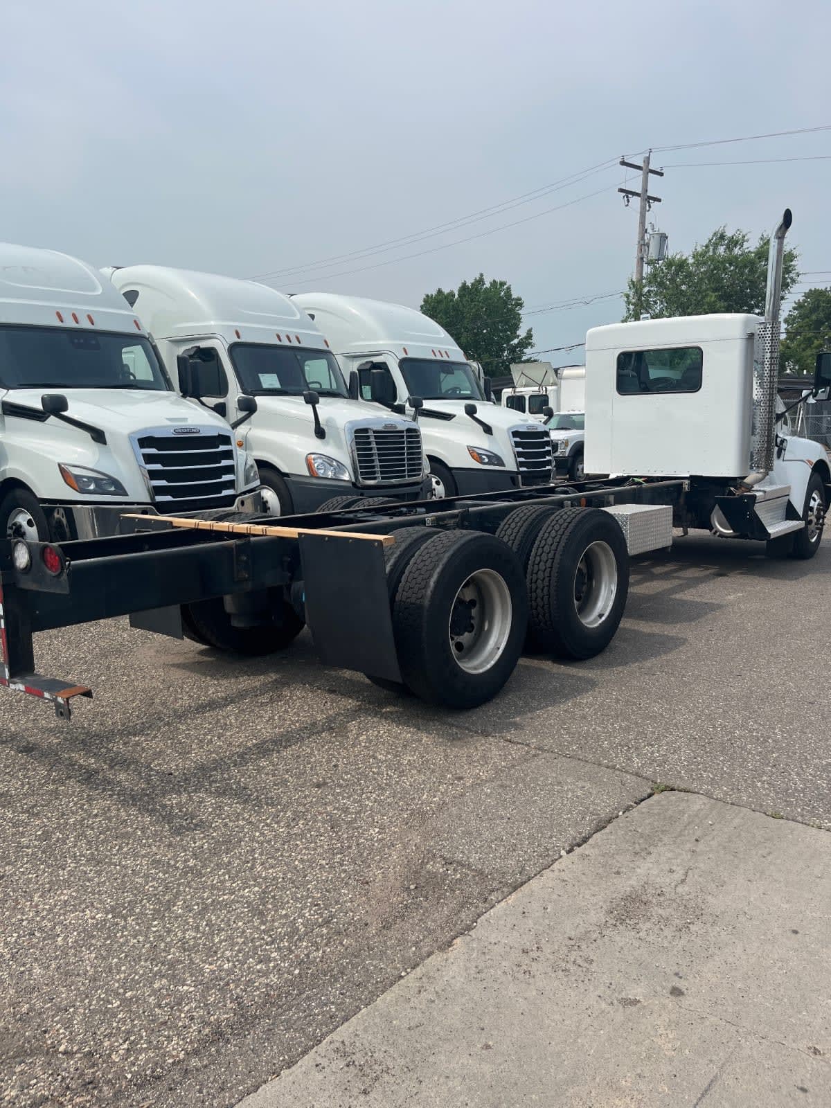 2021 Kenworth T370 in Minneapolis, MN — photo 4