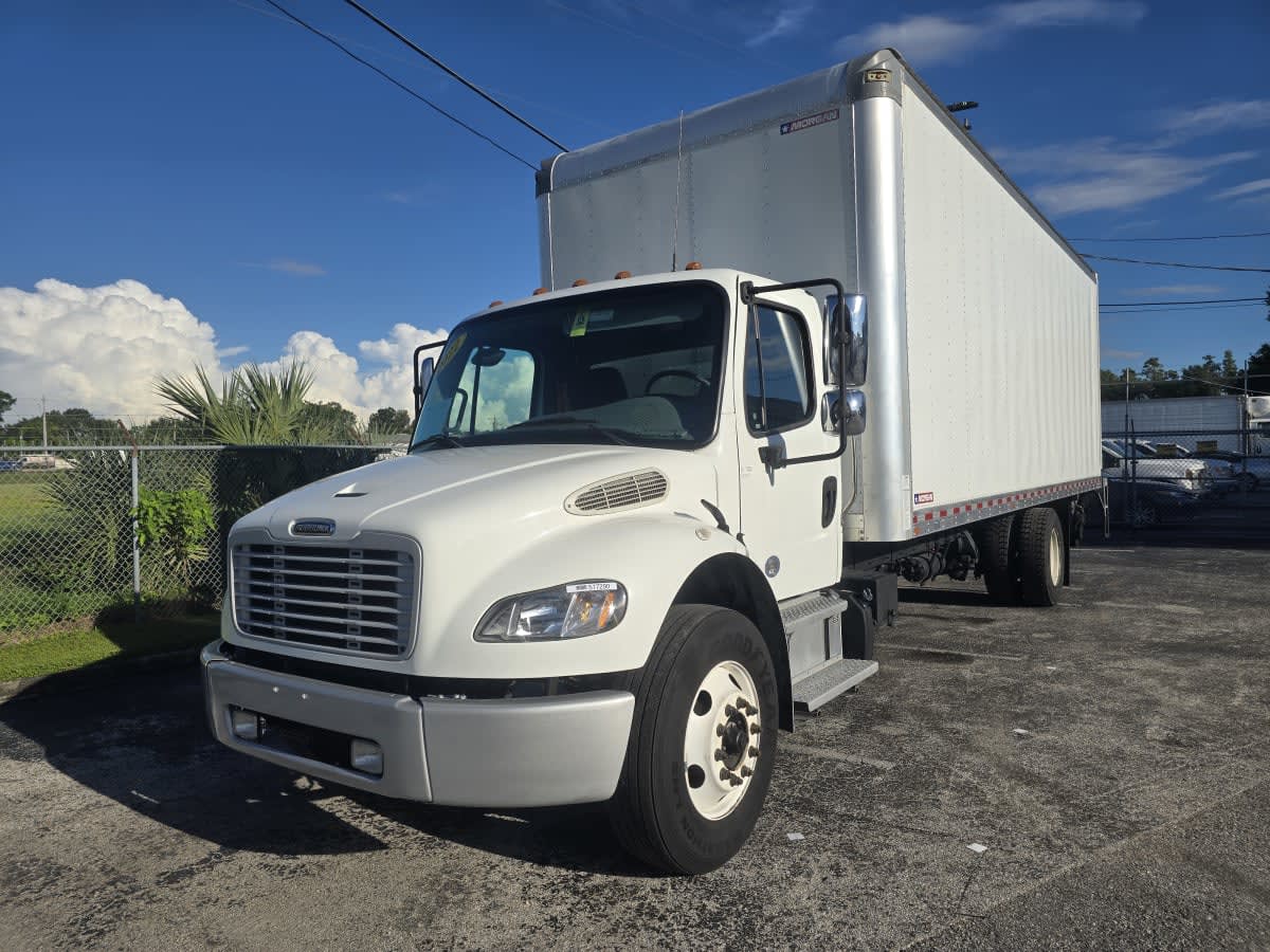 2022 Freightliner M2 106 in Tampa, FL — photo 3