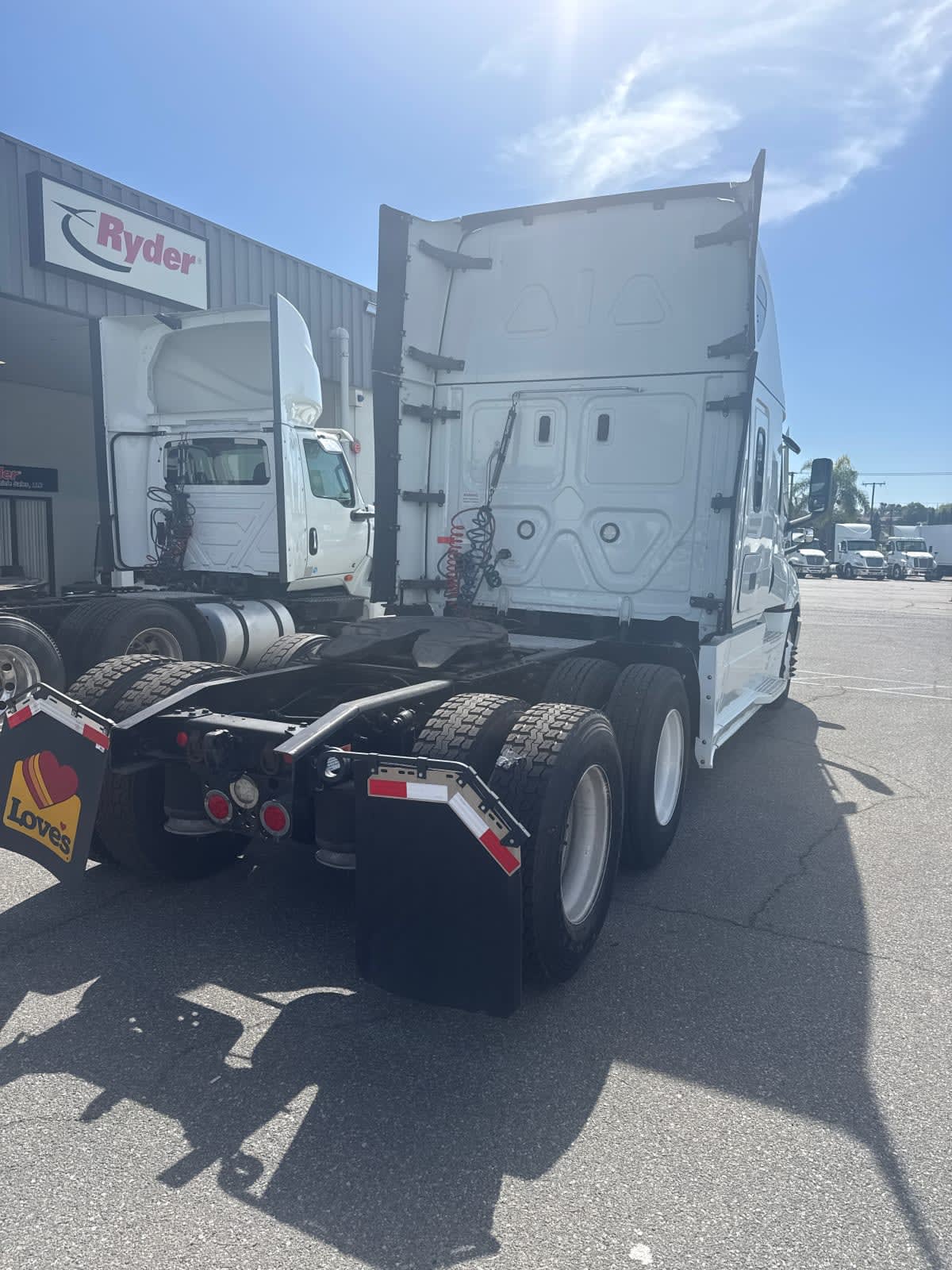 2021 Freightliner - image 4