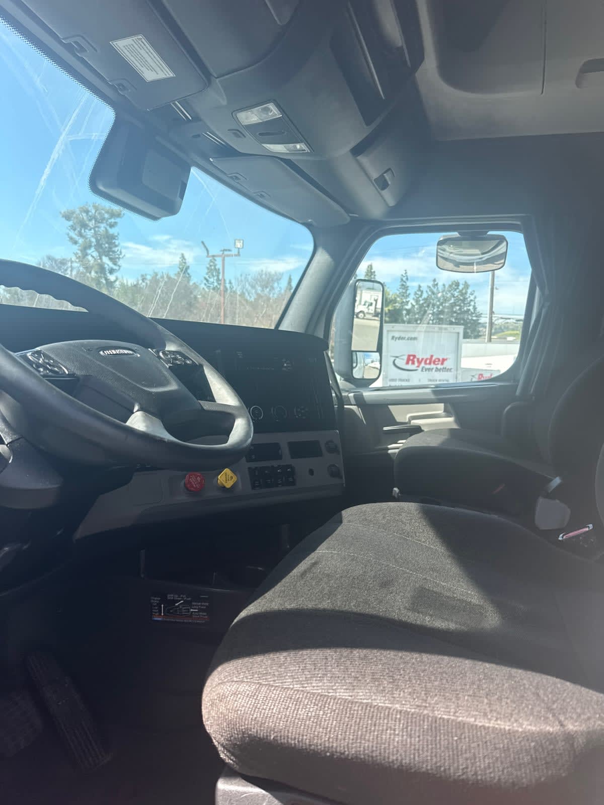 2021 Freightliner - image 7