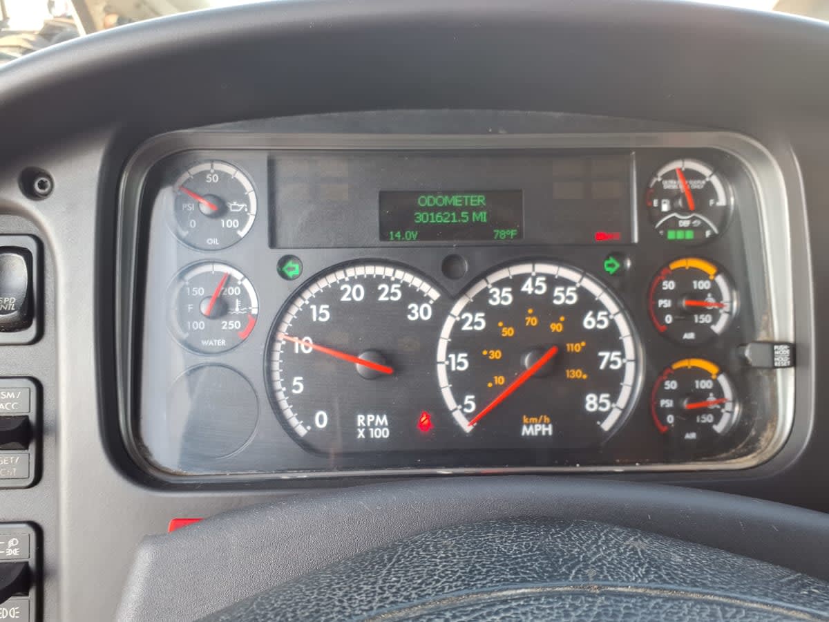 2022 Freightliner/Mercedes M2 106 520750