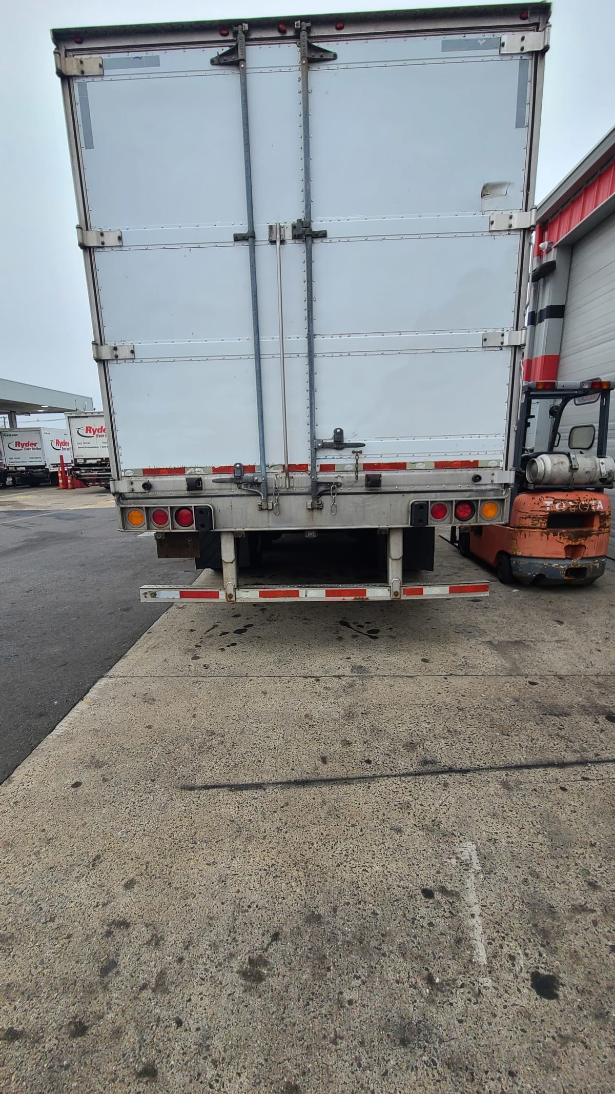 2014 Utility Trailers VS2RA 48/150/102 520826