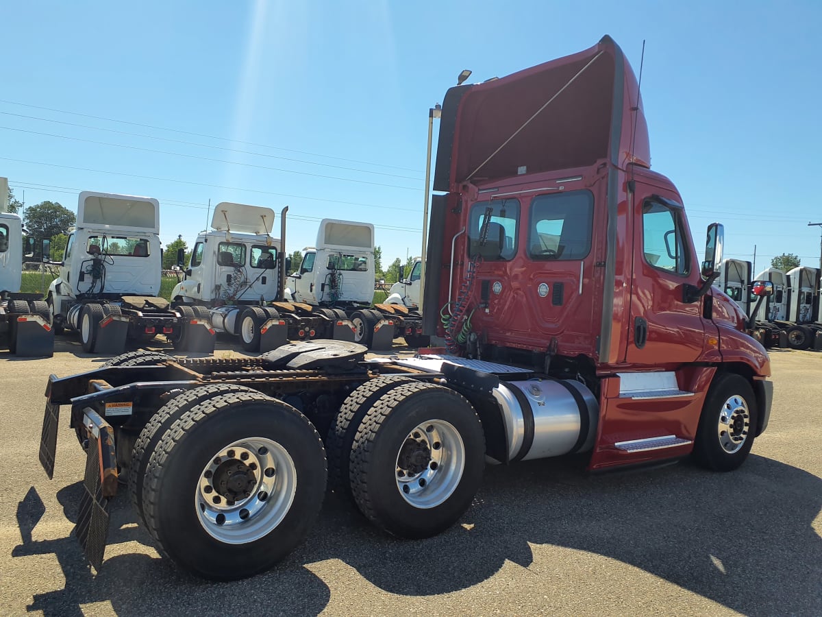 2014 Freightliner/Mercedes CASCADIA 125 521210