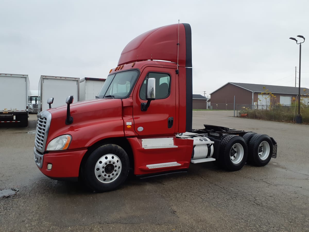 2014 Freightliner/Mercedes CASCADIA 125 521216