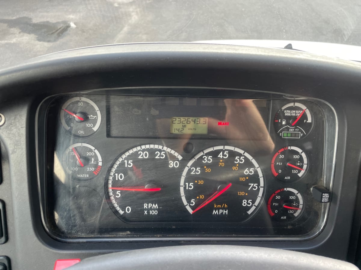 2014 Freightliner/Mercedes M2 106 521636