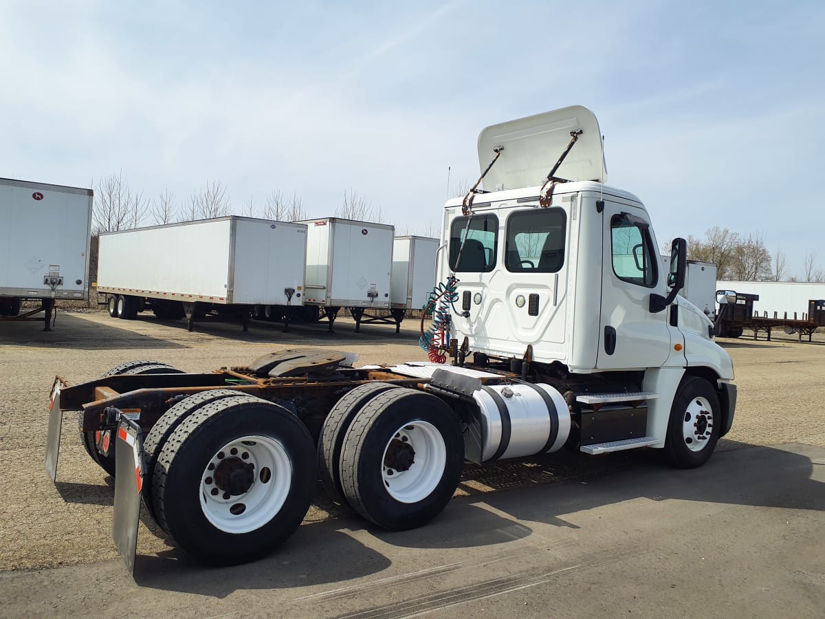 2014 Freightliner/Mercedes CASCADIA 125 523271