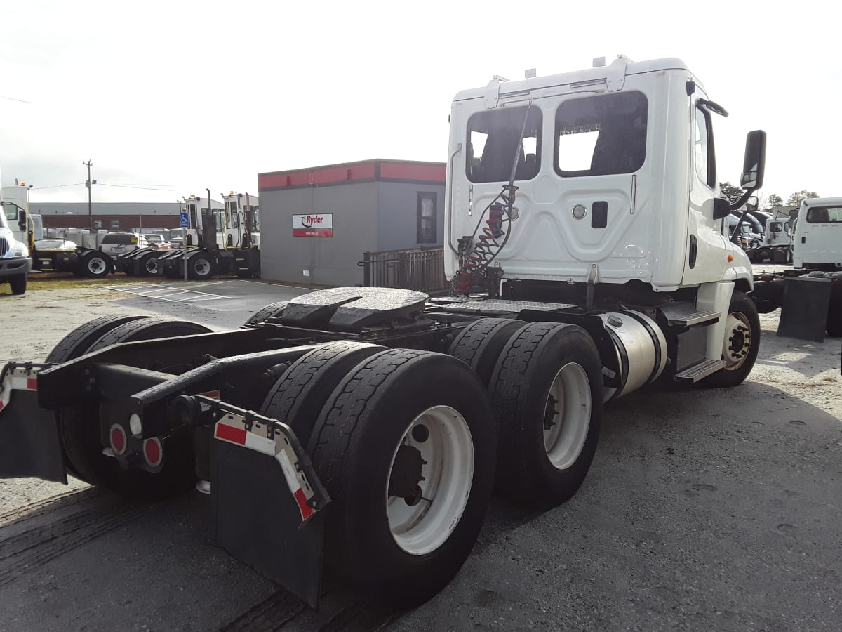 2014 Freightliner/Mercedes CASCADIA 125 524124