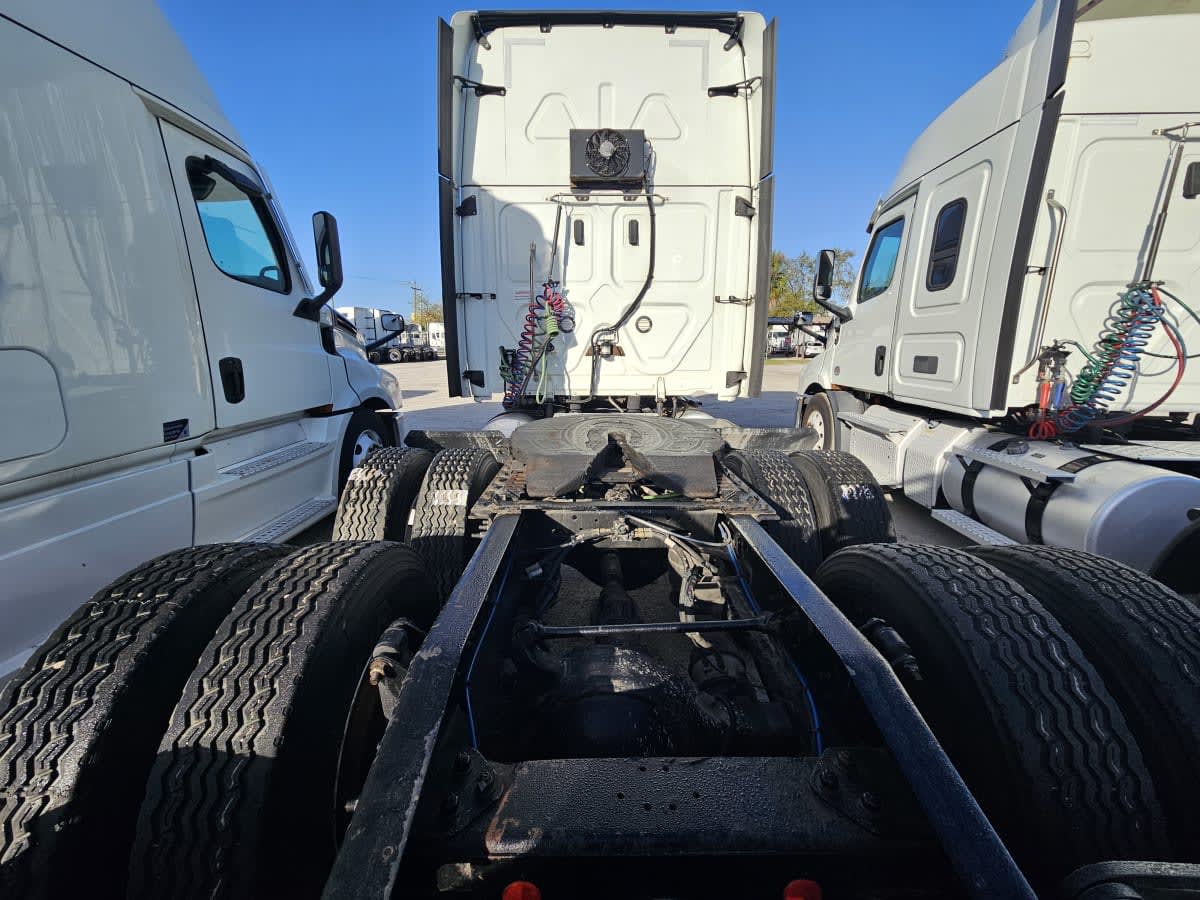 2022 Freightliner - image 5