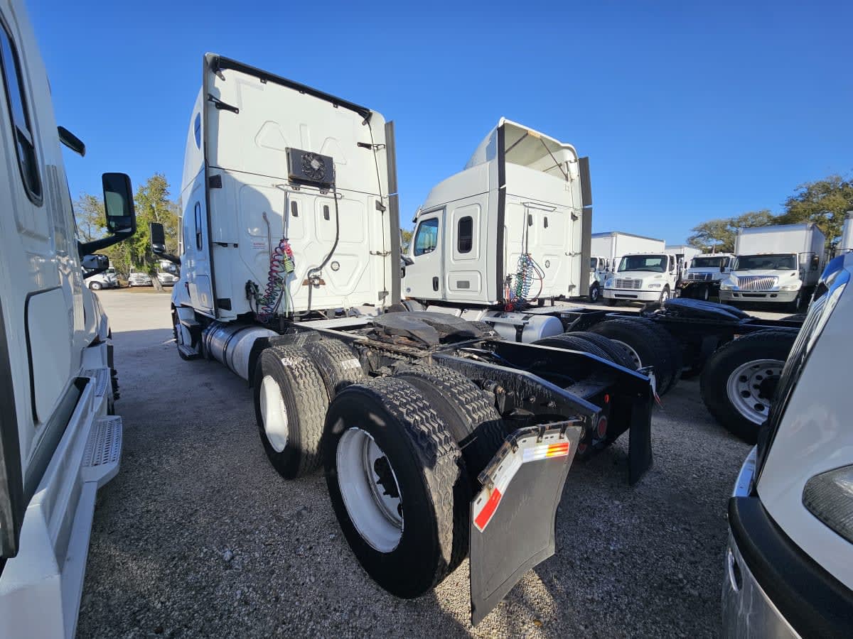 2022 Freightliner - image 6