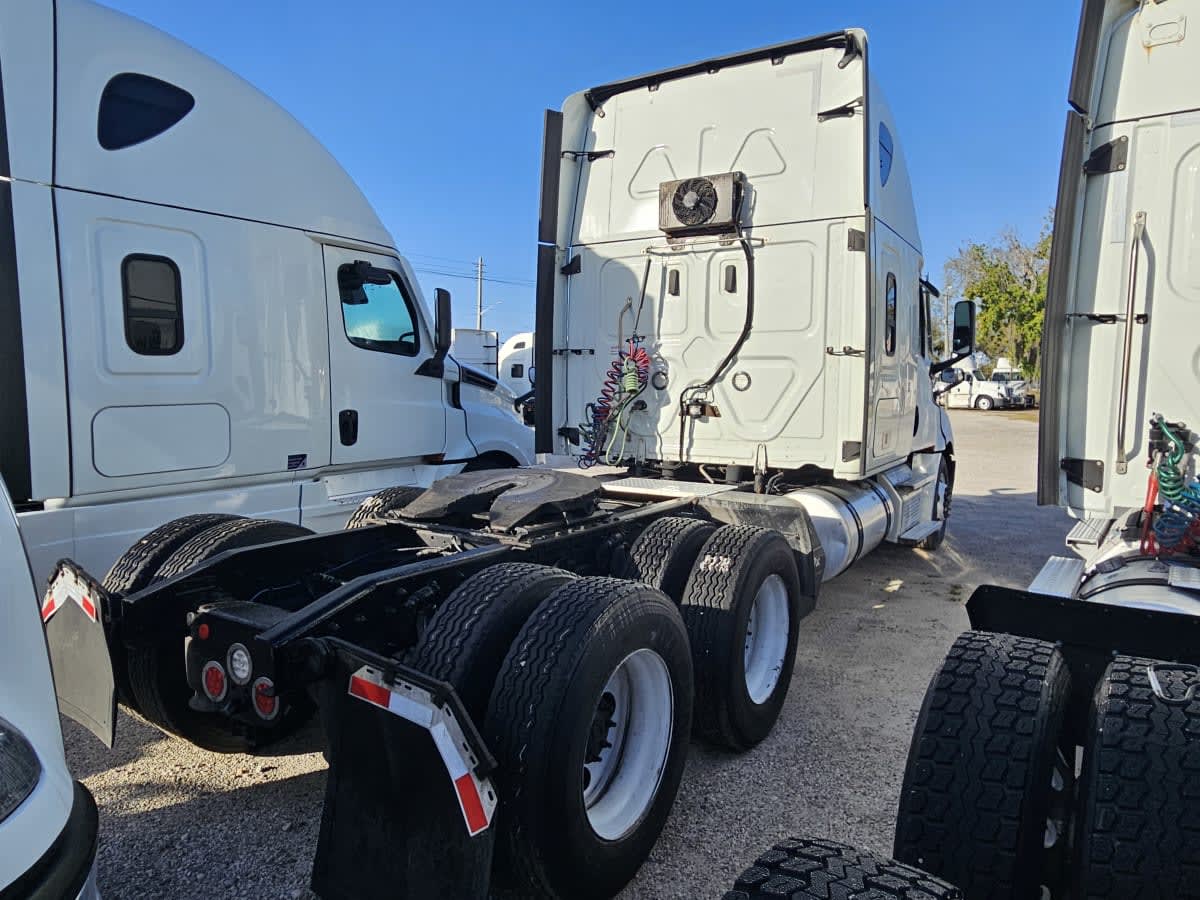 2022 Freightliner - image 4