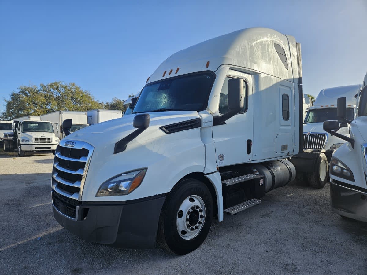 2022 Freightliner - image 1