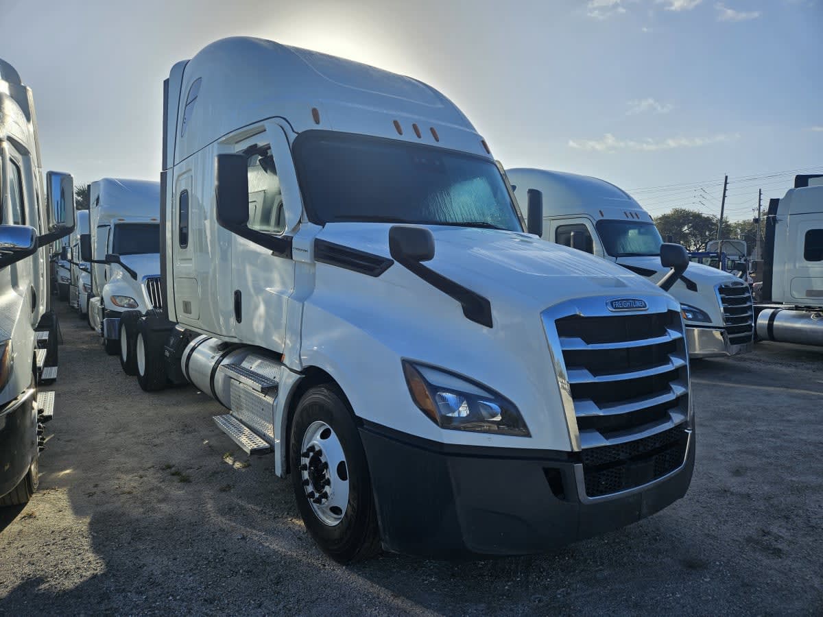 2022 Freightliner - image 3