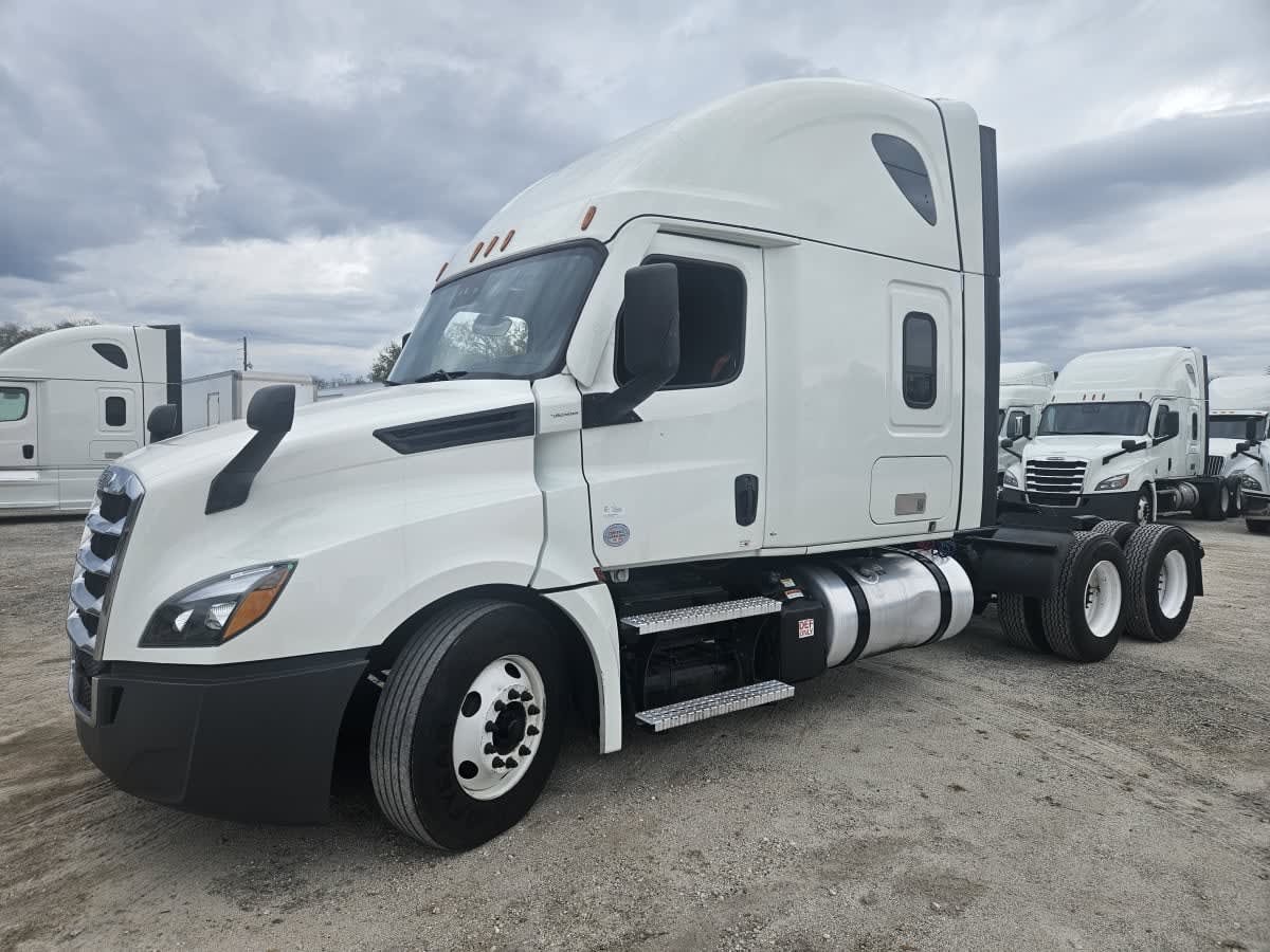 2022 Freightliner - image 1
