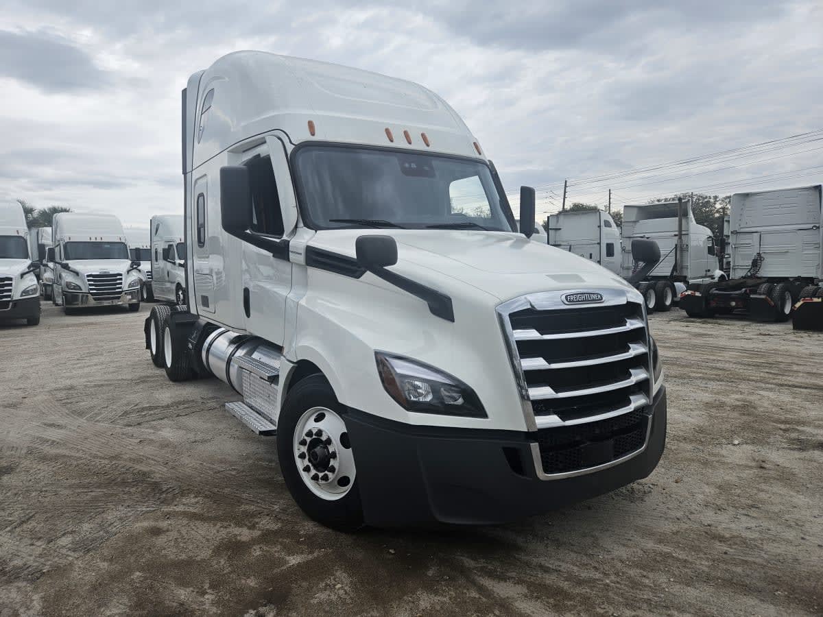 2022 Freightliner - image 3