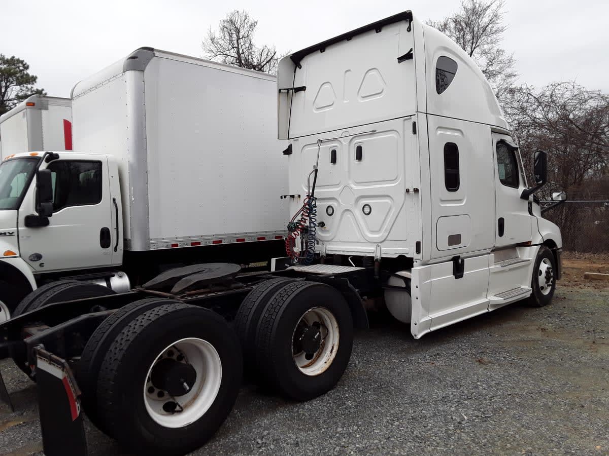 2022 Freightliner - image 4