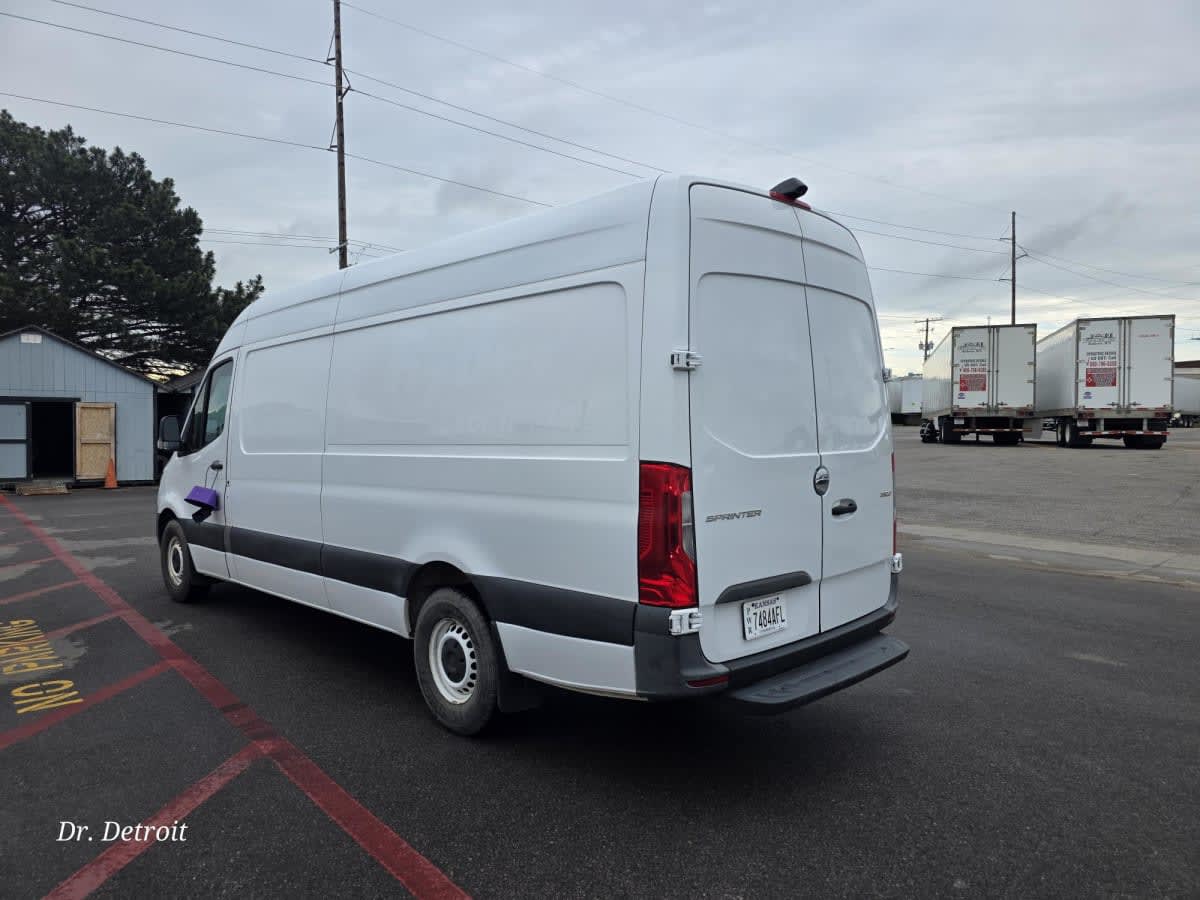 2021 Mercedes-Benz F2CA74 SPRINTER 525221