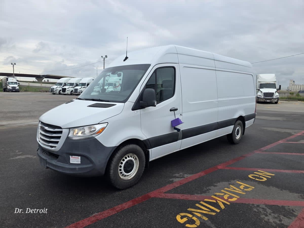 2021 Mercedes-Benz F2CA74 SPRINTER 525221
