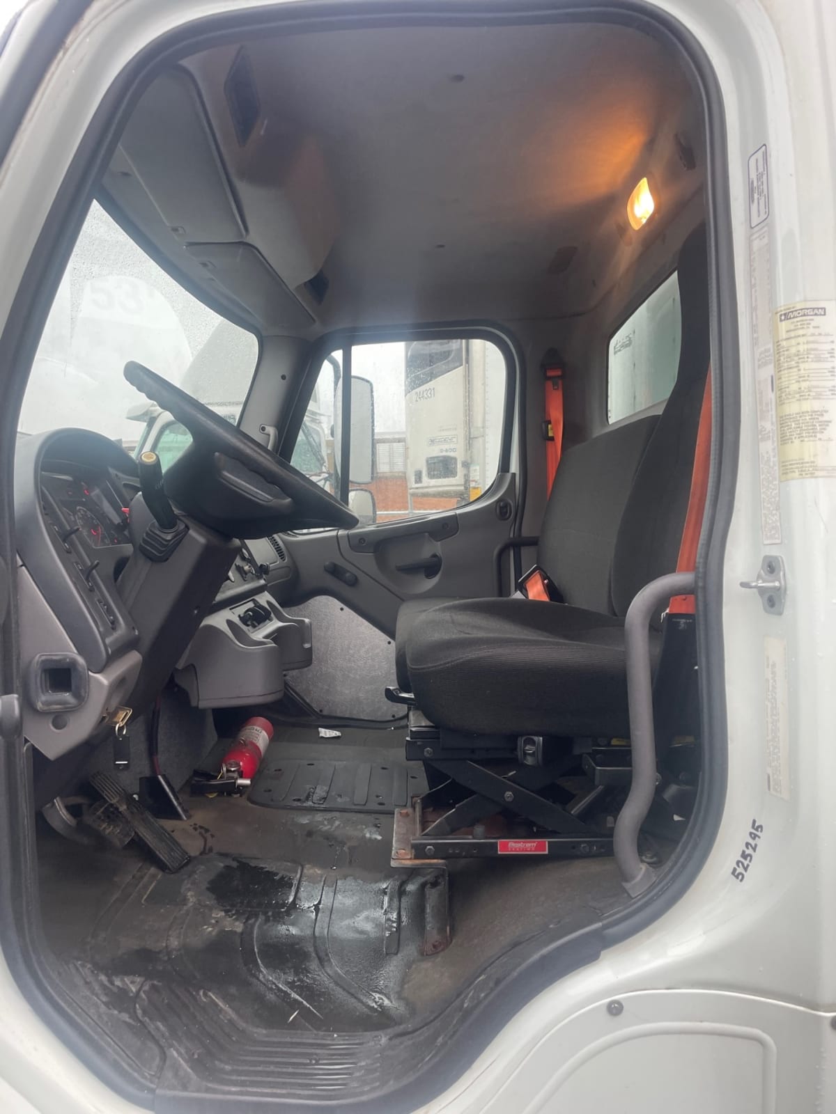 2014 Freightliner/Mercedes M2 106 525295