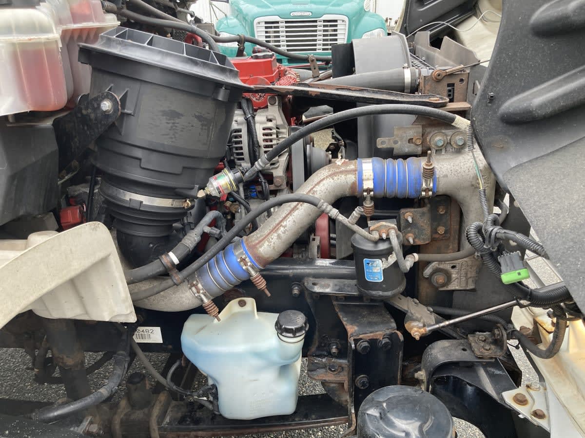 2014 Freightliner/Mercedes M2 106 525597