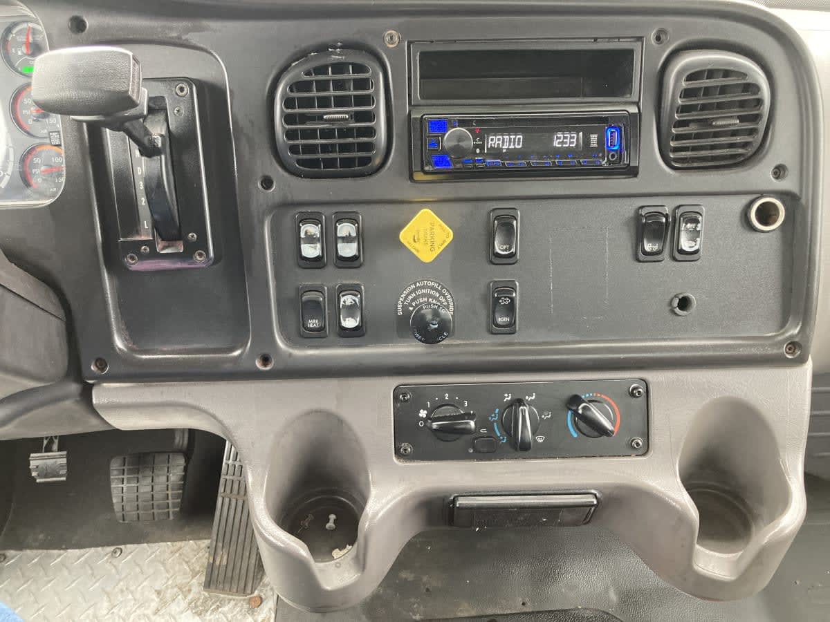 2014 Freightliner/Mercedes M2 106 525597