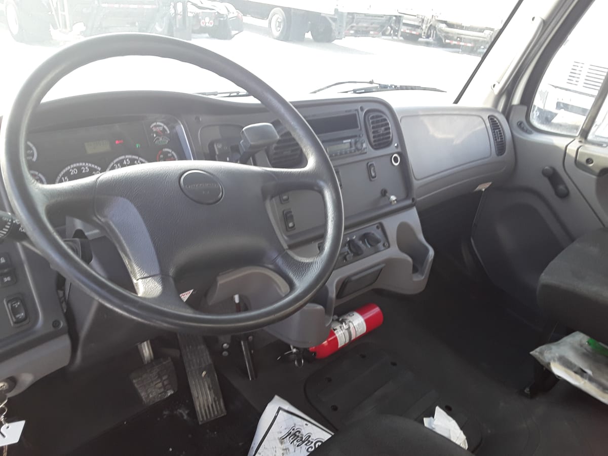 2014 Freightliner/Mercedes M2 106 526069
