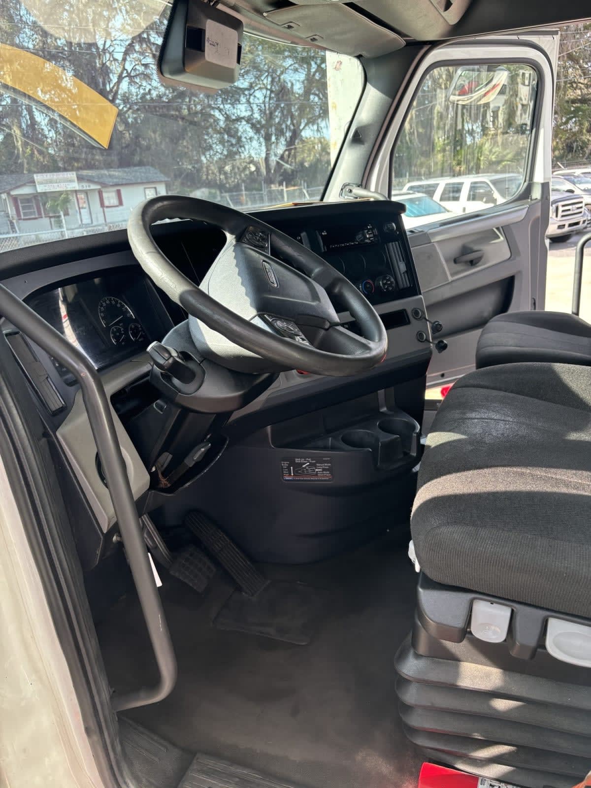 2022 Freightliner - image 9