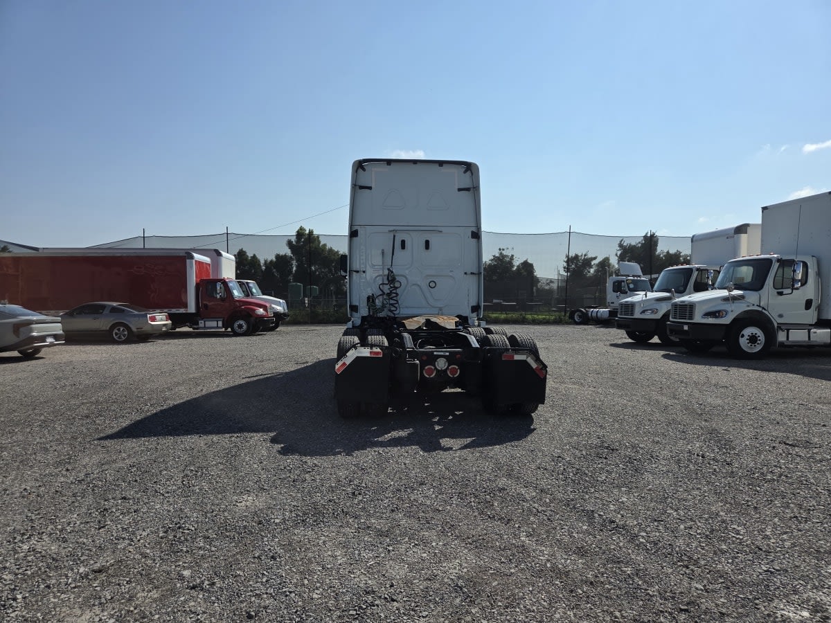 2022 Freightliner Cascadia in St. Rose, LA — photo 5