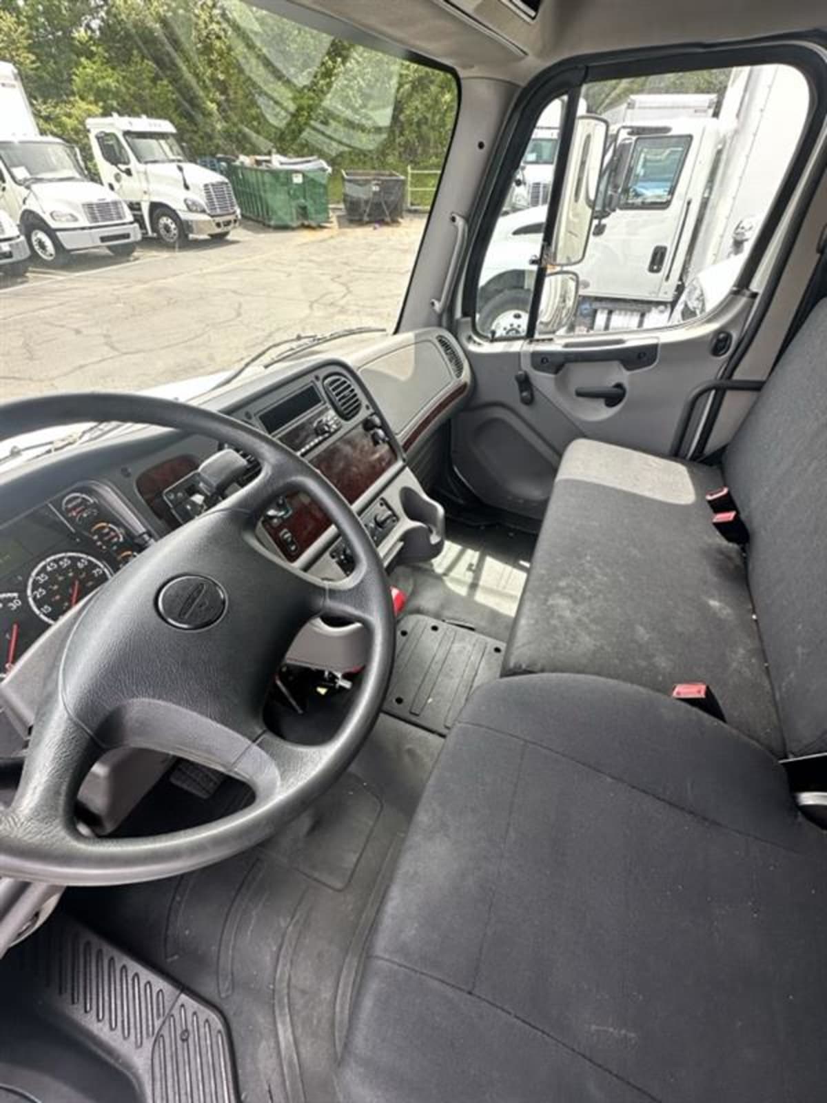 2019 Freightliner/Mercedes M2 106 527982