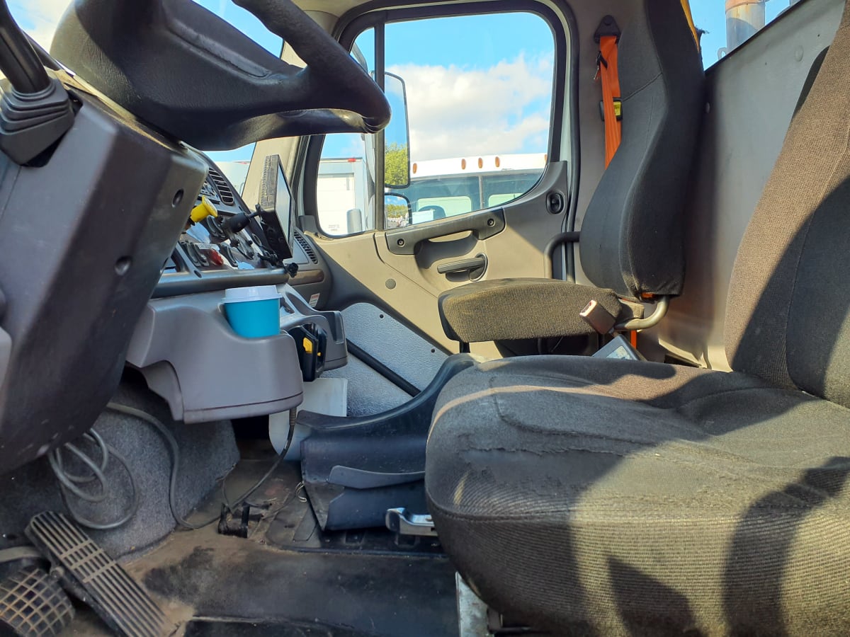 2014 Freightliner/Mercedes M2 106 528072