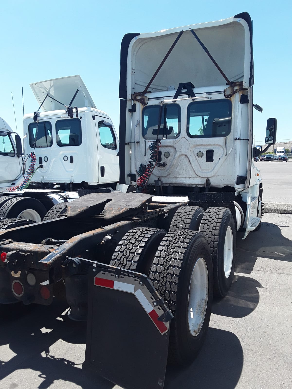 2014 Freightliner/Mercedes CASCADIA 125 530140