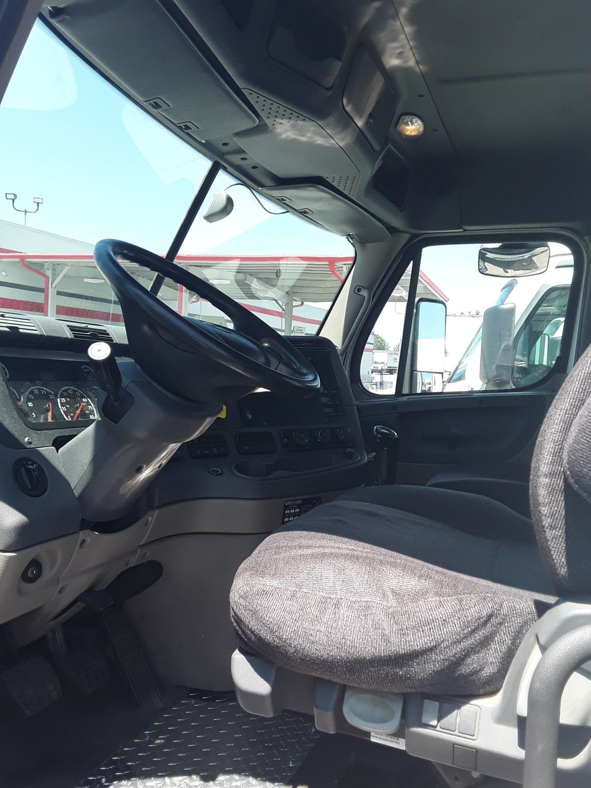 2014 Freightliner/Mercedes CASCADIA 125 530140