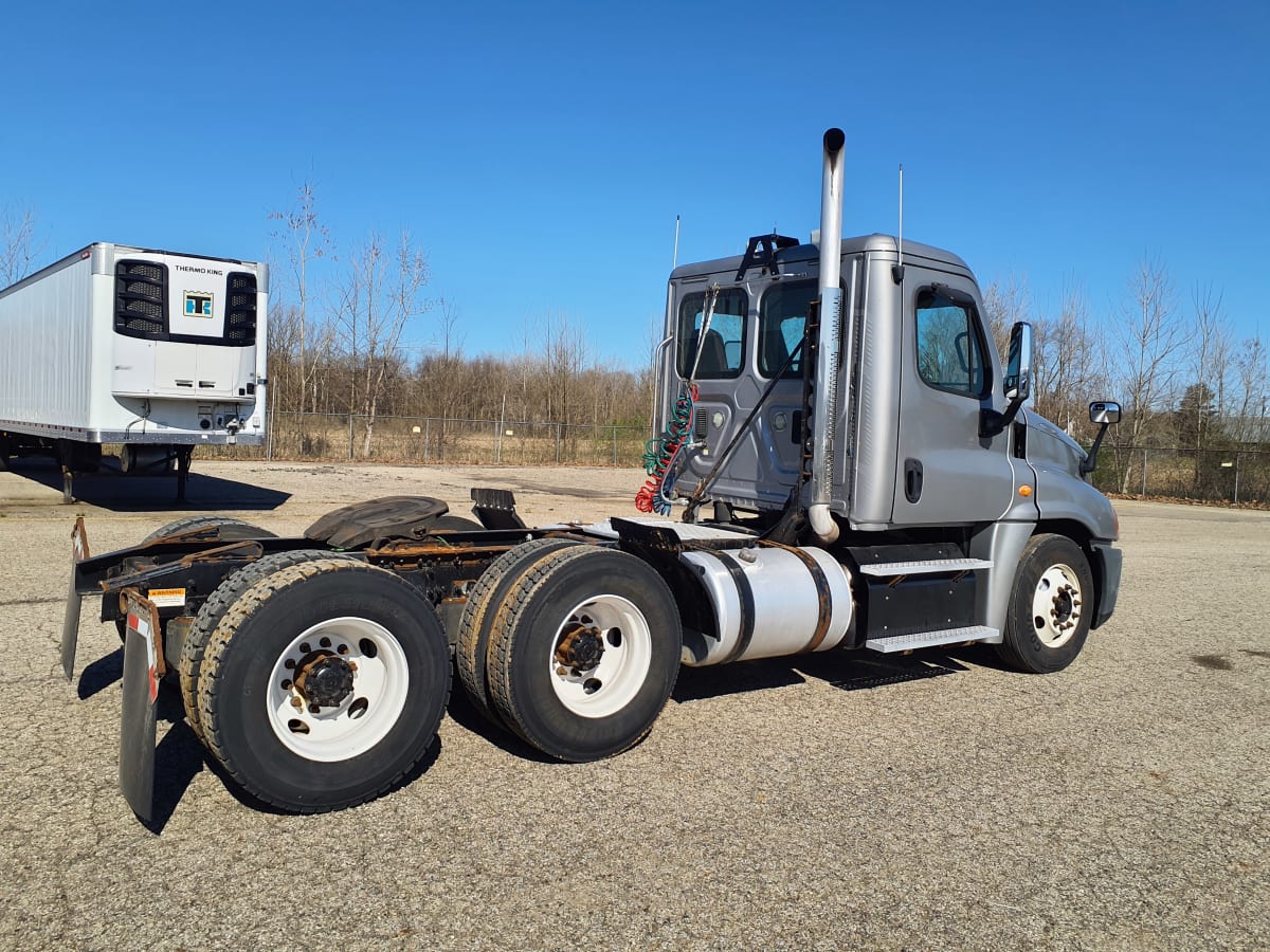 2014 Freightliner/Mercedes CASCADIA 125 530153