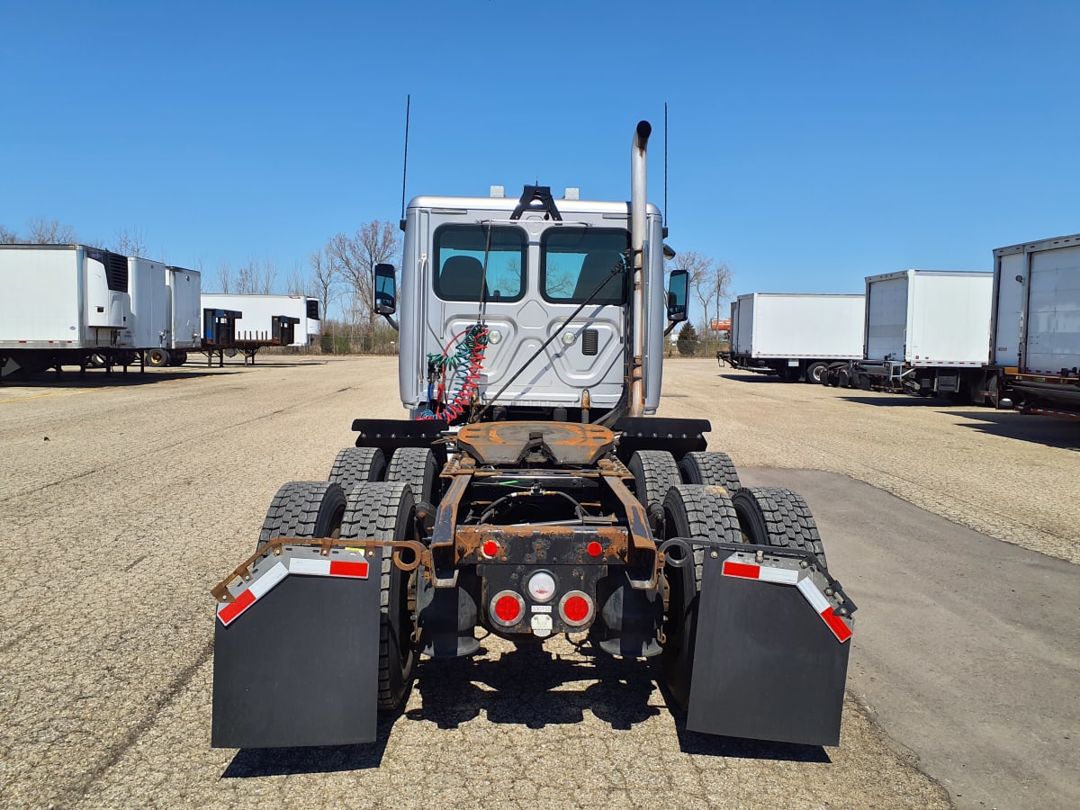 2014 Freightliner/Mercedes CASCADIA 125 530155