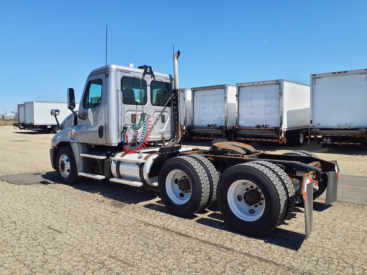 2014 Freightliner/Mercedes CASCADIA 125 530155