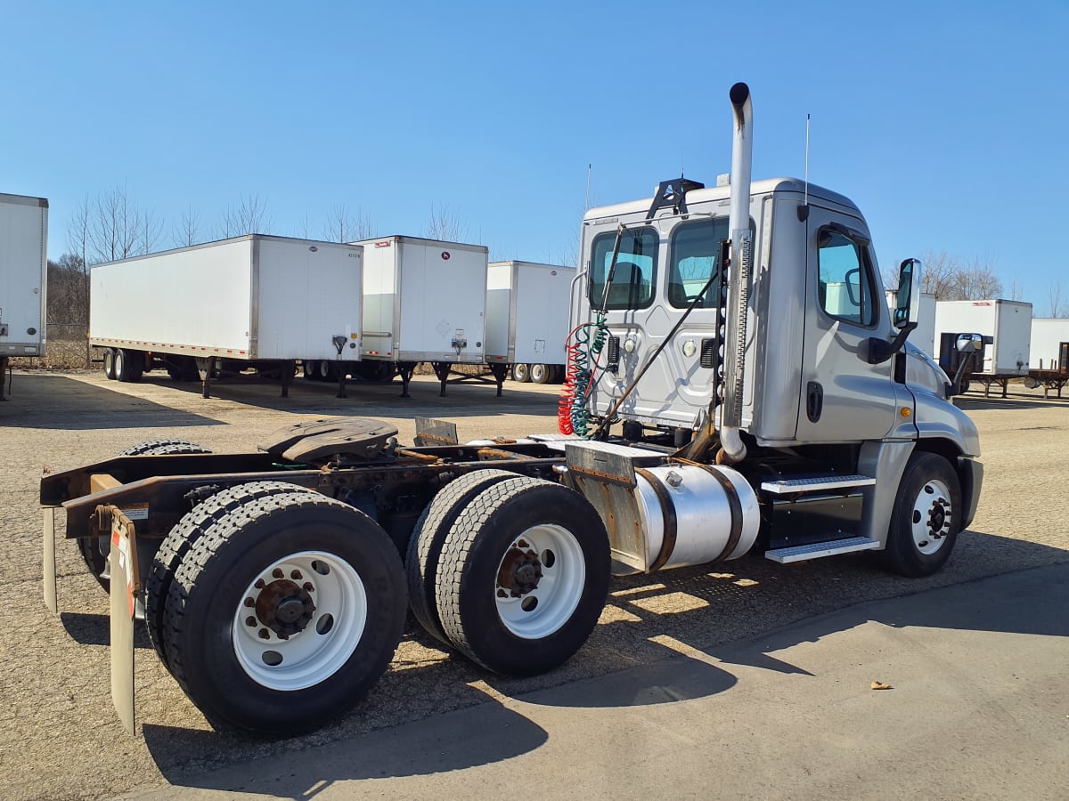 2014 Freightliner/Mercedes CASCADIA 125 530158