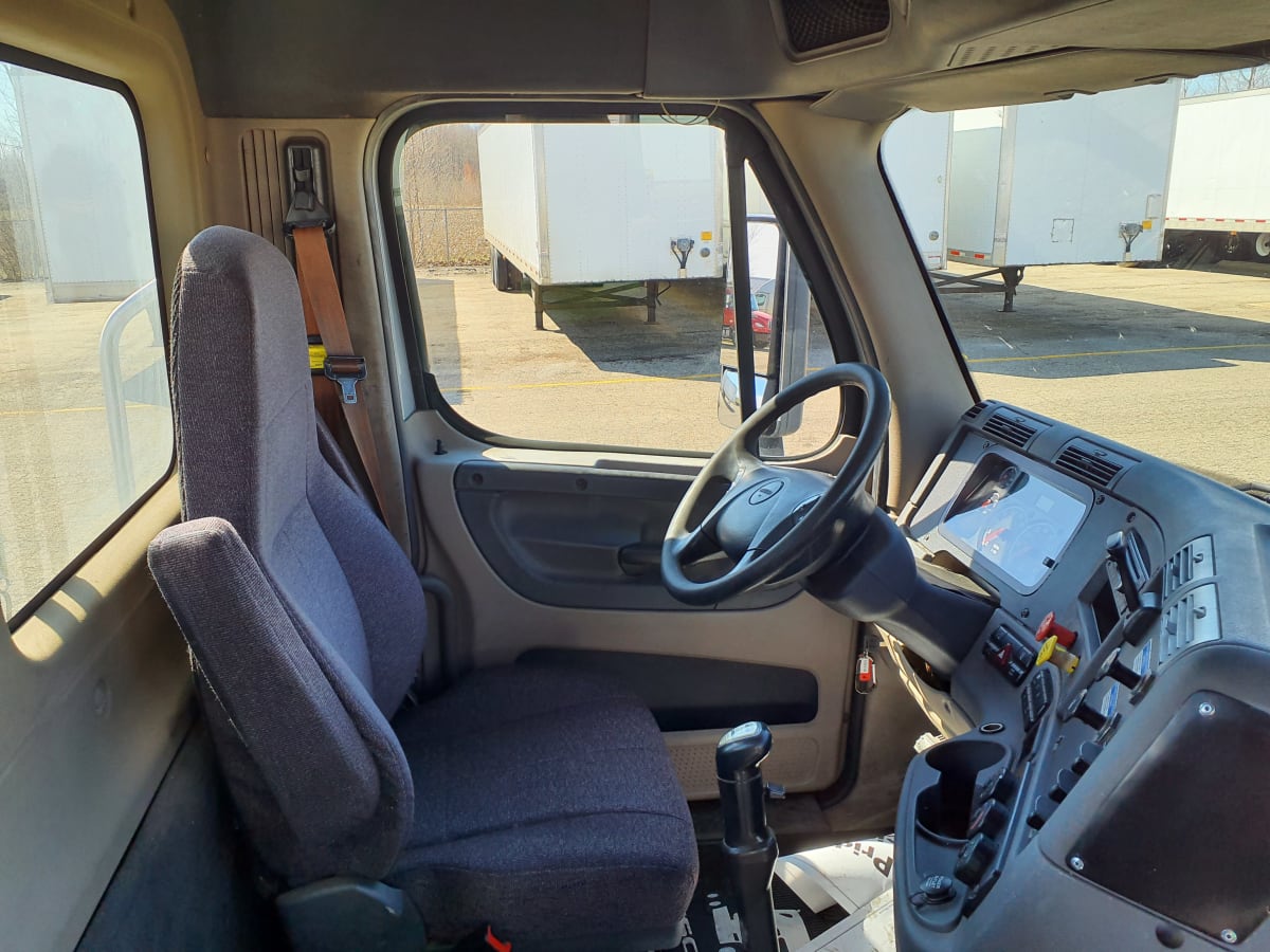 2014 Freightliner/Mercedes CASCADIA 125 530158