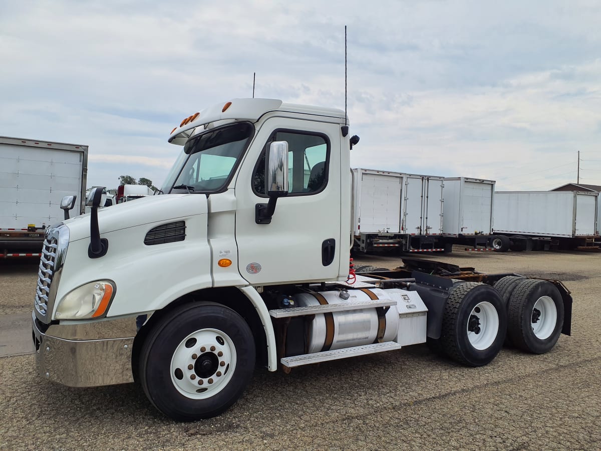 2014 Freightliner/Mercedes CASCADIA 113 530725