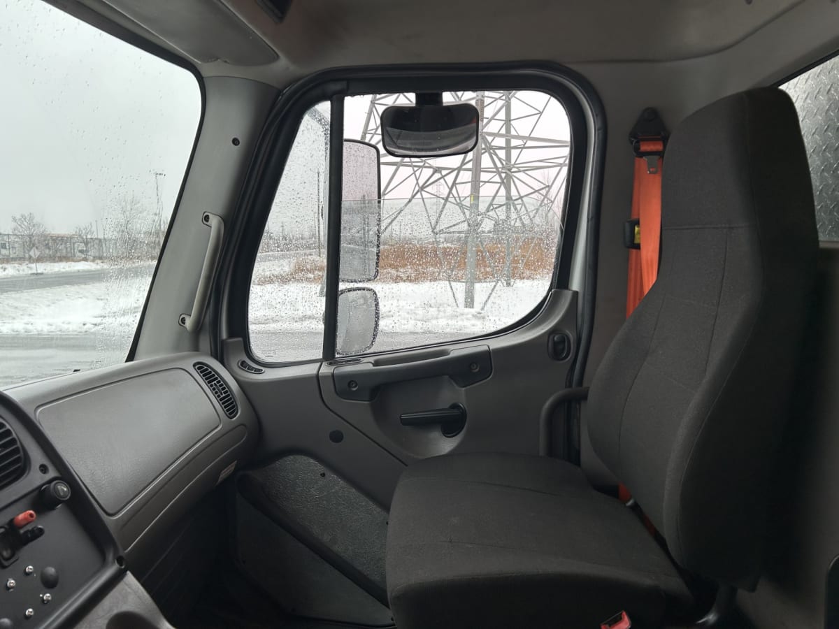 2014 Freightliner/Mercedes M2 106 531055