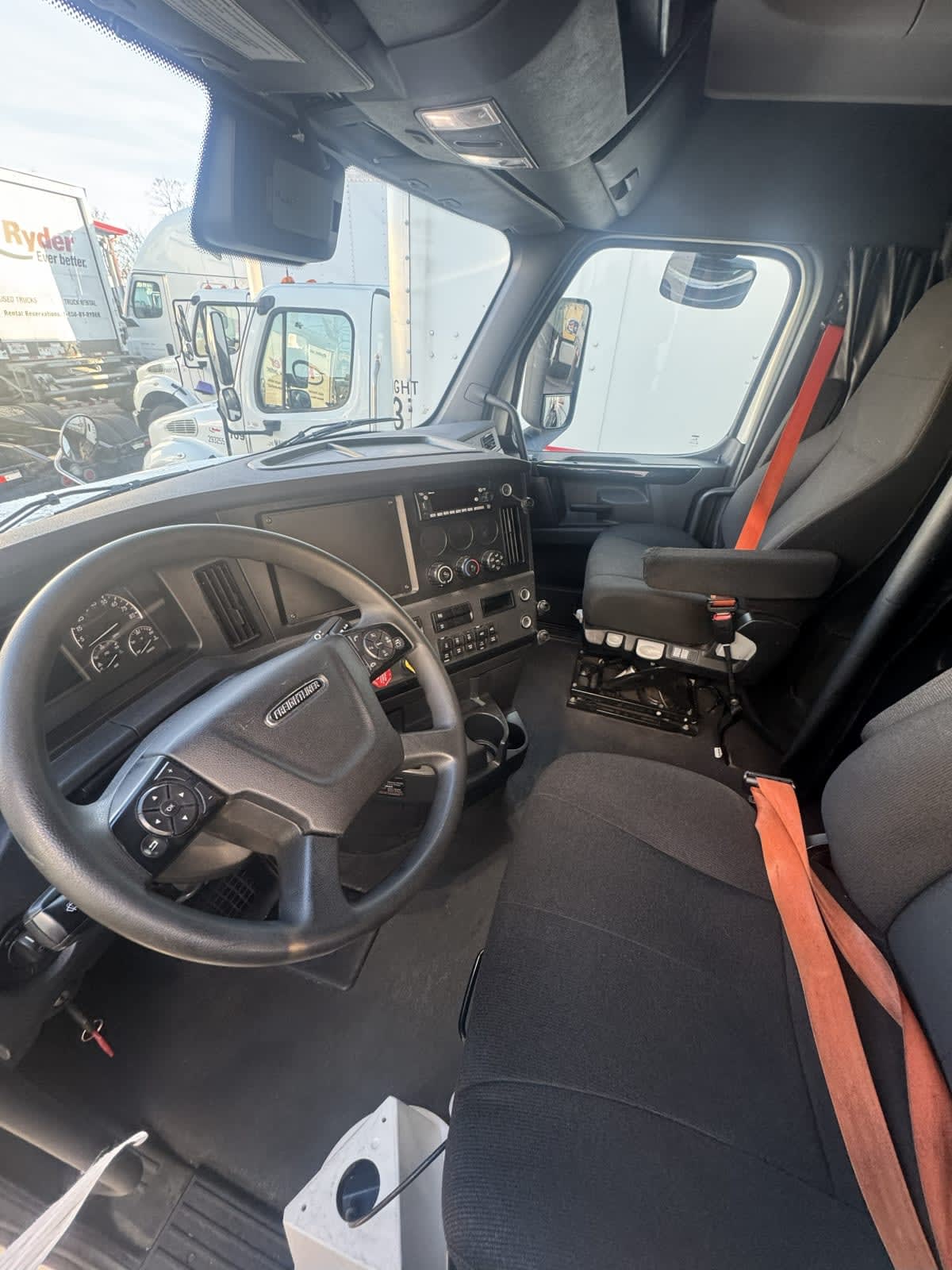 2022 Freightliner - image 7