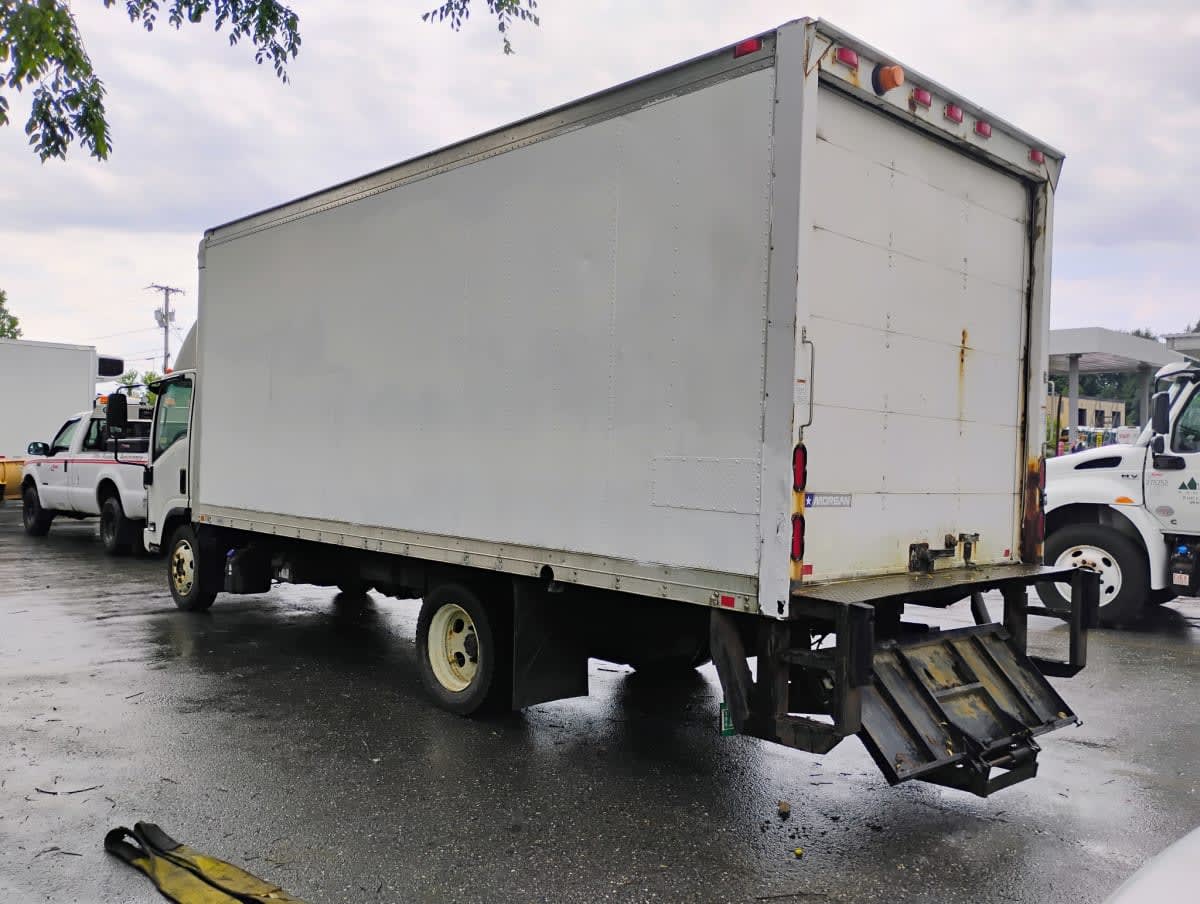 2014 Isuzu NRR in Springfield, MA — photo 6