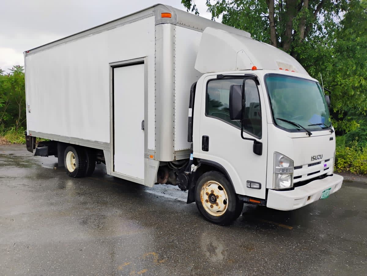 2014 Isuzu NRR in Springfield, MA — photo 3
