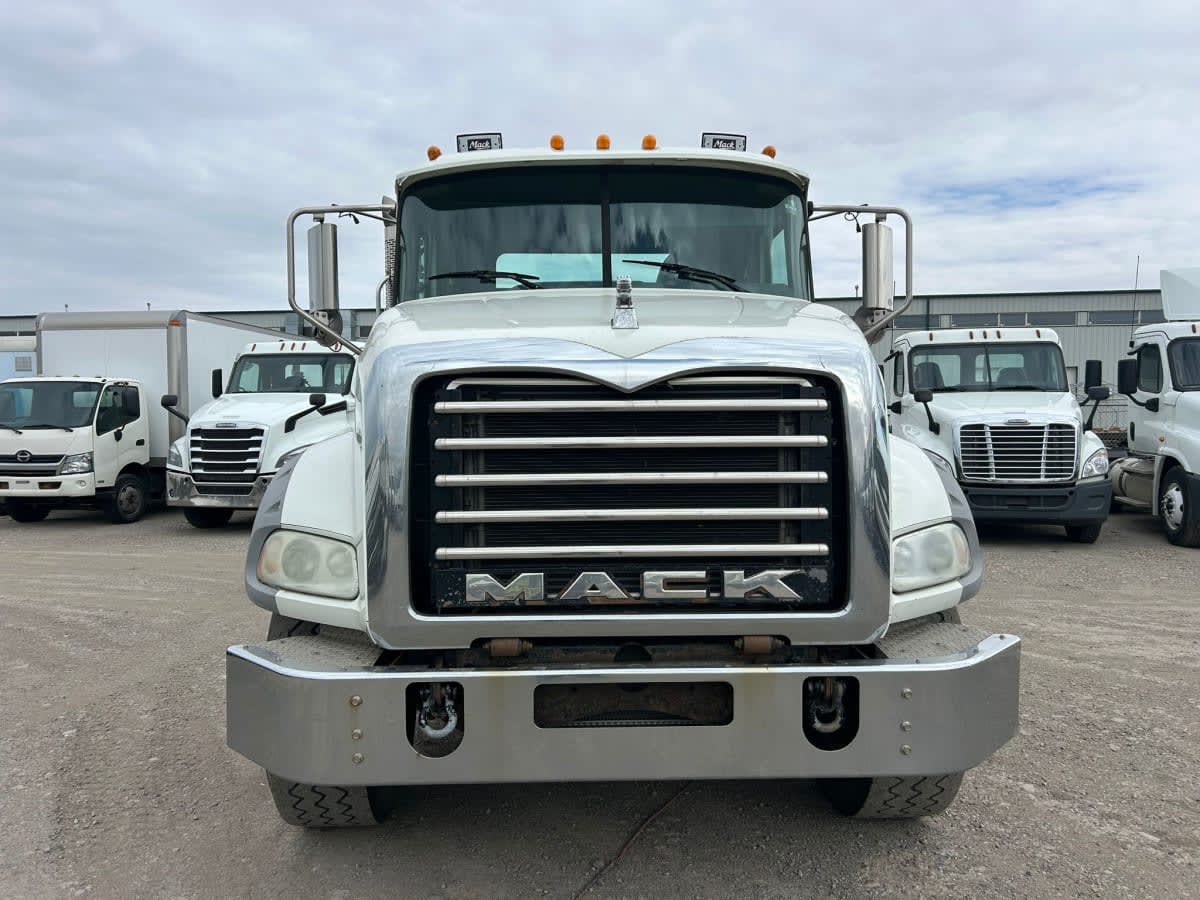 2014 Mack Trucks, Inc. GU 800 533983