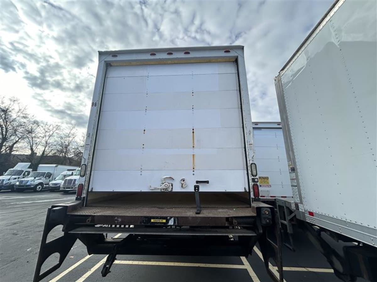 2014 Freightliner/Mercedes M2 106 536596