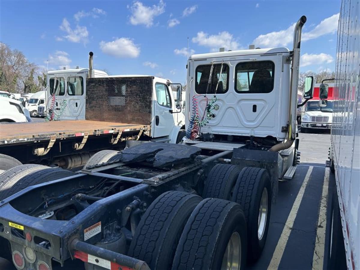 2019 Freightliner/Mercedes CASCADIA 537357