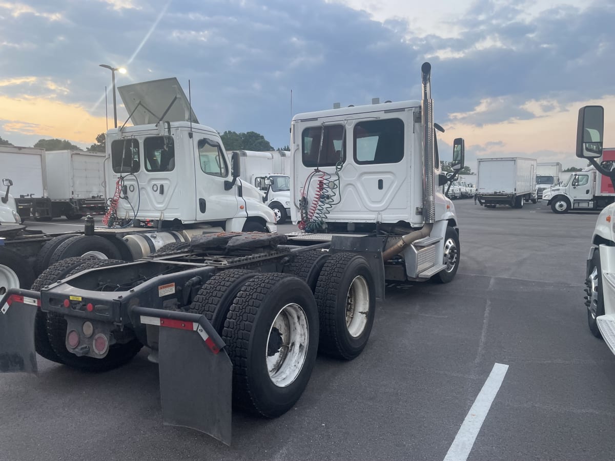 2019 Freightliner/Mercedes CASCADIA 113" DAYCAB 537550