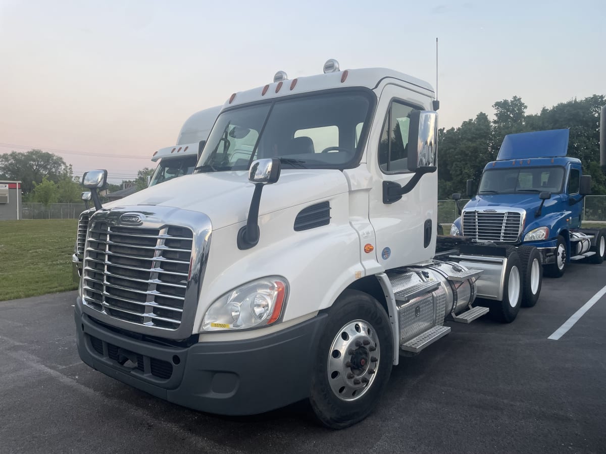 2019 Freightliner/Mercedes CASCADIA 113" DAYCAB 537550