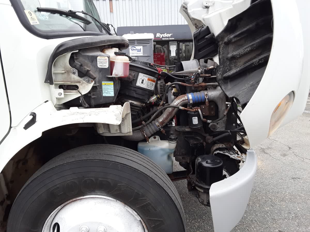 2014 Freightliner M2 106 537556